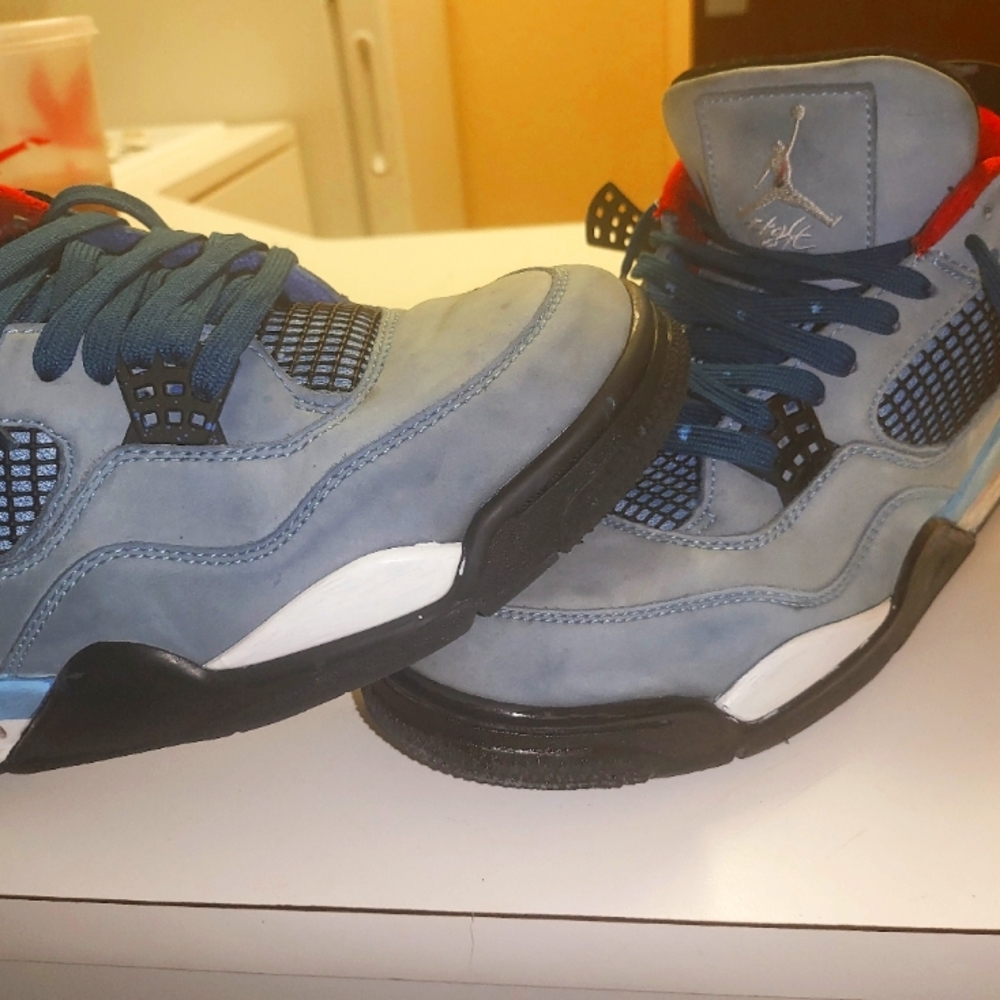 Travis Scott Jordan sneakers blue suede